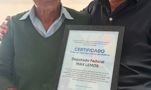 AAPVR homenageia deputado Max Lemos em agradecimento a emenda para a ILPI